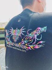 画像8: スクマニ×エギマニＴシャツ『 烏賊TRIVAL/Rainbow 』BLACK (8)
