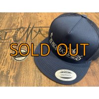 ★送料無料★エギマニ/トライバル刺繍スナップバックフラットメッシュCAP【NAVY/SILVER】