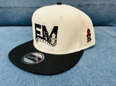 画像1: ★送料無料★エギマニ/ＥＭ刺繍スナップバックフラットCAP【BLACK/WHITE】 (1)