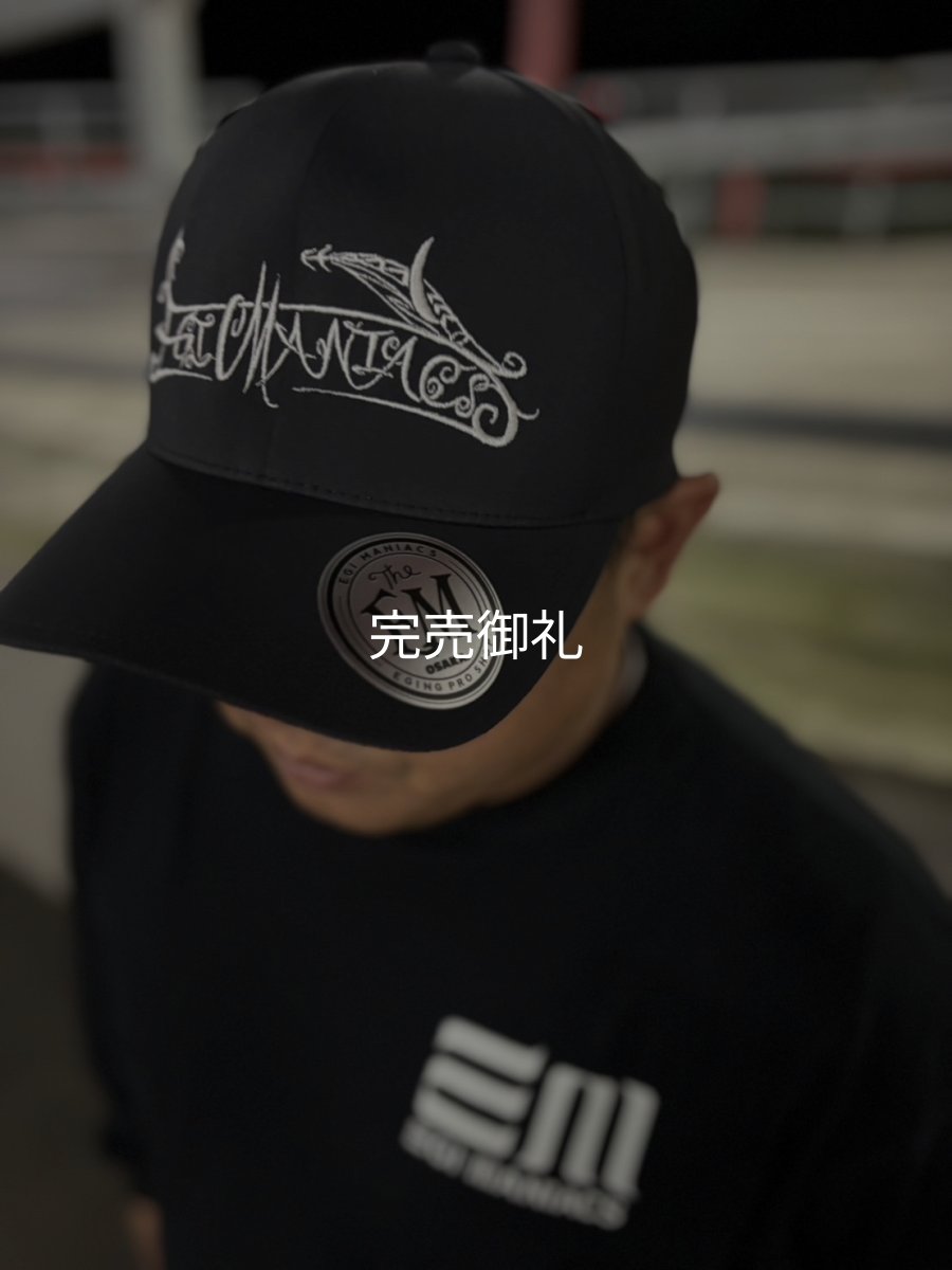 画像1: ★送料無料★EGI MANIACS トライバル刺繍シームレス 撥水キャップ【拘りのバックベルト付き】 (1)