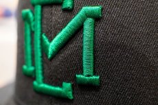 画像9: ★送料無料★ＥＭクロス３Ｄ刺繍ストレッチフラットキャップ (9)