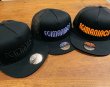 画像2: ★送料無料★エギマニ/3D刺繍スナップバックフラットメッシュCAP【BLACK/ORANGE】 (2)