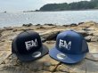 画像3: ★送料無料★エギマニ/EM刺繍スナップバックフラットメッシュCAP【NAVY/SILVER】 (3)