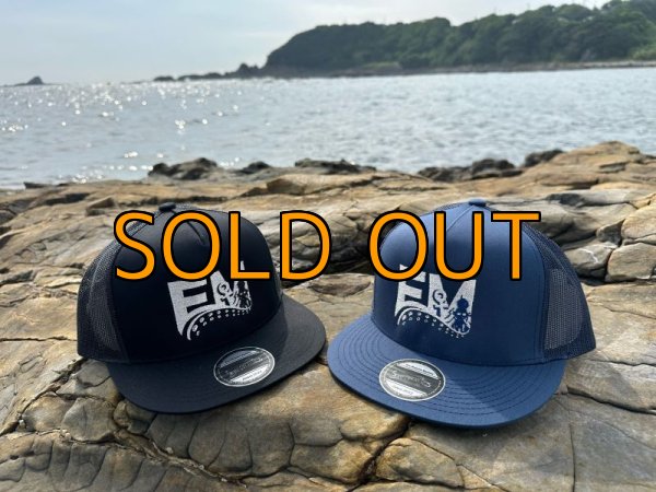 画像3: ★送料無料★エギマニ/EM刺繍スナップバックフラットメッシュCAP【NAVY/SILVER】 (3)