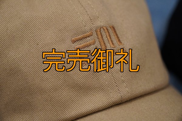 画像2: ★送料無料★エギマニ EM 刺繍/カジュアルキャップ(ベージュ) (2)