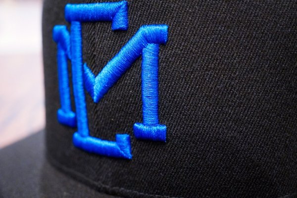 画像3: ★送料無料★EMクロス3D刺繍ストレッチフラットキャップ (3)