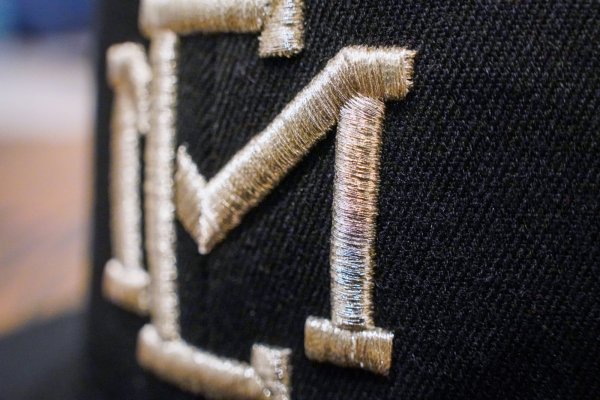 画像15: ★送料無料★EMクロス3D刺繍ストレッチフラットキャップ (15)