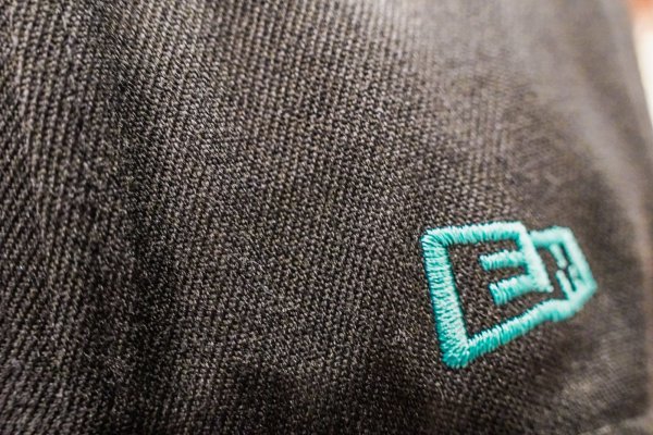 画像19: ★送料無料★EMクロス3D刺繍ストレッチフラットキャップ (19)