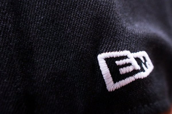 画像13: ★送料無料★EMクロス3D刺繍ストレッチフラットキャップ (13)