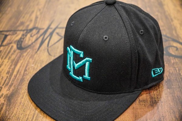 画像17: ★送料無料★EMクロス3D刺繍ストレッチフラットキャップ (17)