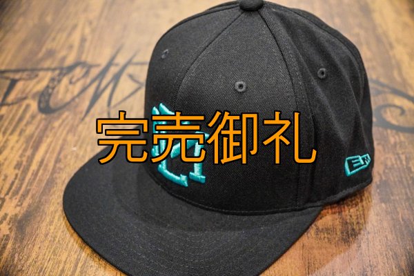 画像17: ★送料無料★ＥＭクロス３Ｄ刺繍ストレッチフラットキャップ (17)