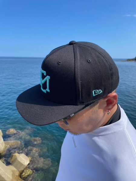 画像21: ★送料無料★EMクロス3D刺繍ストレッチフラットキャップ (21)